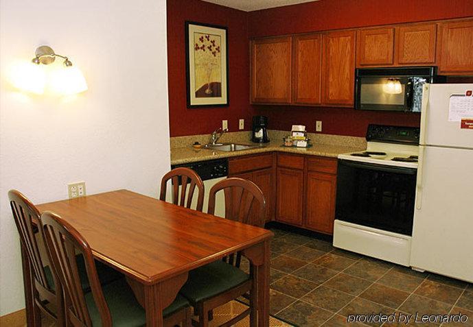 Residence Inn Kansas City Overland Park Room photo